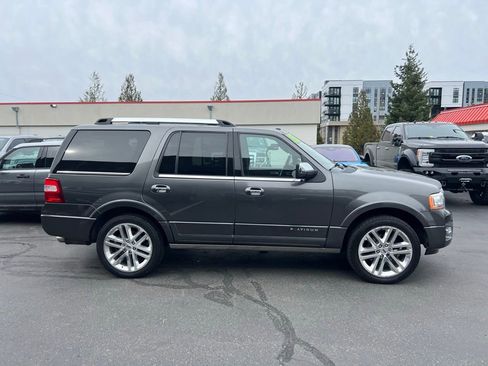 Used 2015 Ford Expedition Platinum image 6
