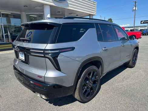 Used 2026 Chevrolet Traverse RS AWD/4WD image 2