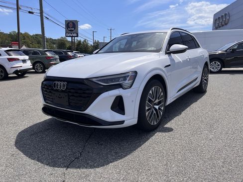 Certified 2024 Audi Q8 e-tron Prestige w/ Prestige Package image 2
