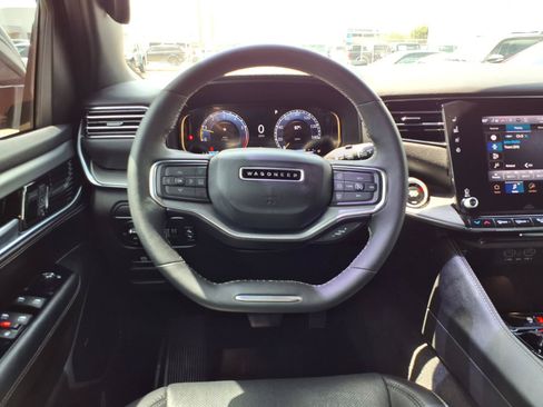 Used 2024 Jeep Wagoneer Series II AWD/4WD image 15