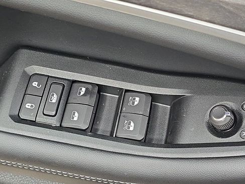 New 2026 Jeep Grand Cherokee L Limited AWD/4WD image 29