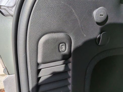 Used 2018 Jeep Grand Cherokee Limited image 11