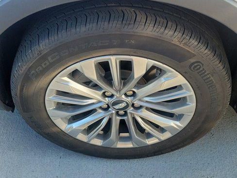 Certified 2024 Cadillac XT4 Premium Luxury FWD image 9