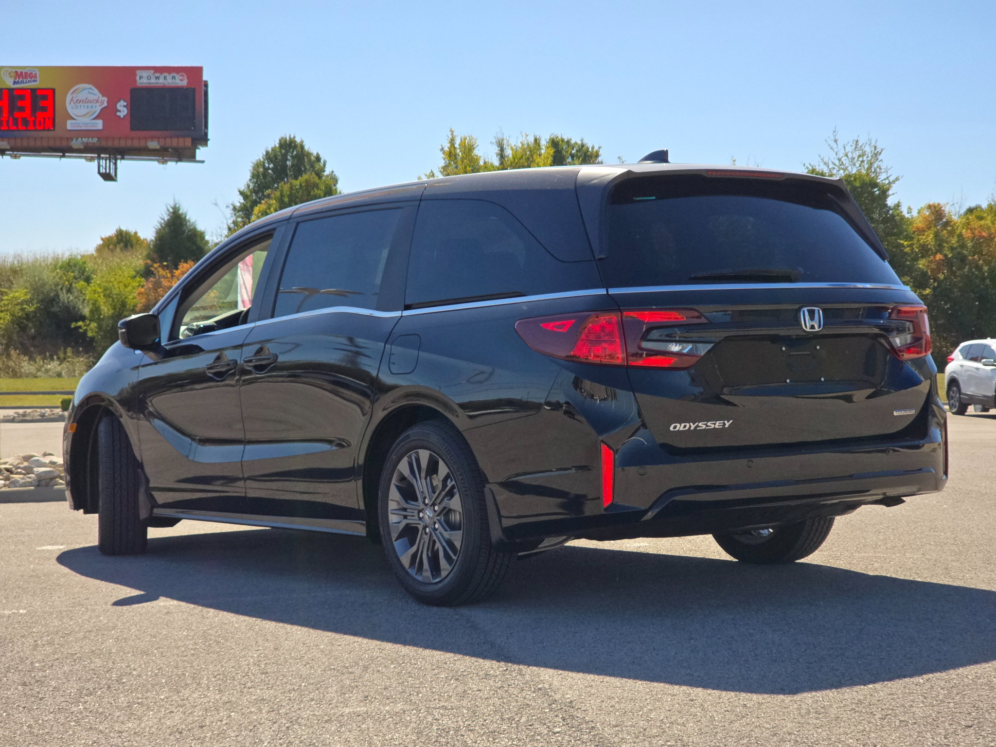 New 2027 Honda Odyssey Touring image 7
