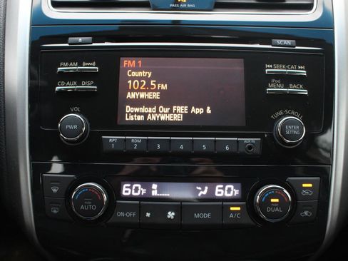 Used 2013 Nissan Altima 2.5 SV FWD image 25