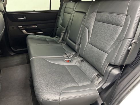 Used 2024 Toyota Sequoia Limited w/ Tow Technology Package AWD/4WD image 20