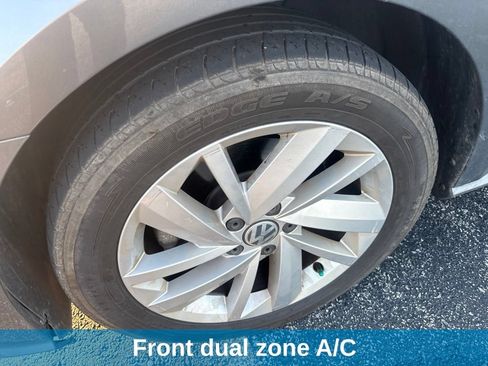 Used 2018 Volkswagen Passat 2.0T SE FWD image 3