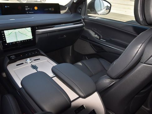 New 2025 Lincoln Navigator L Reserve w/ Jet Appearance Package image 18