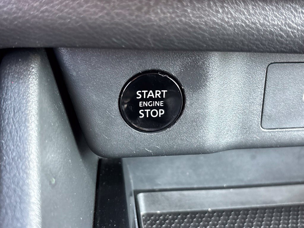 Used 2025 Nissan Rogue SV FWD image 15