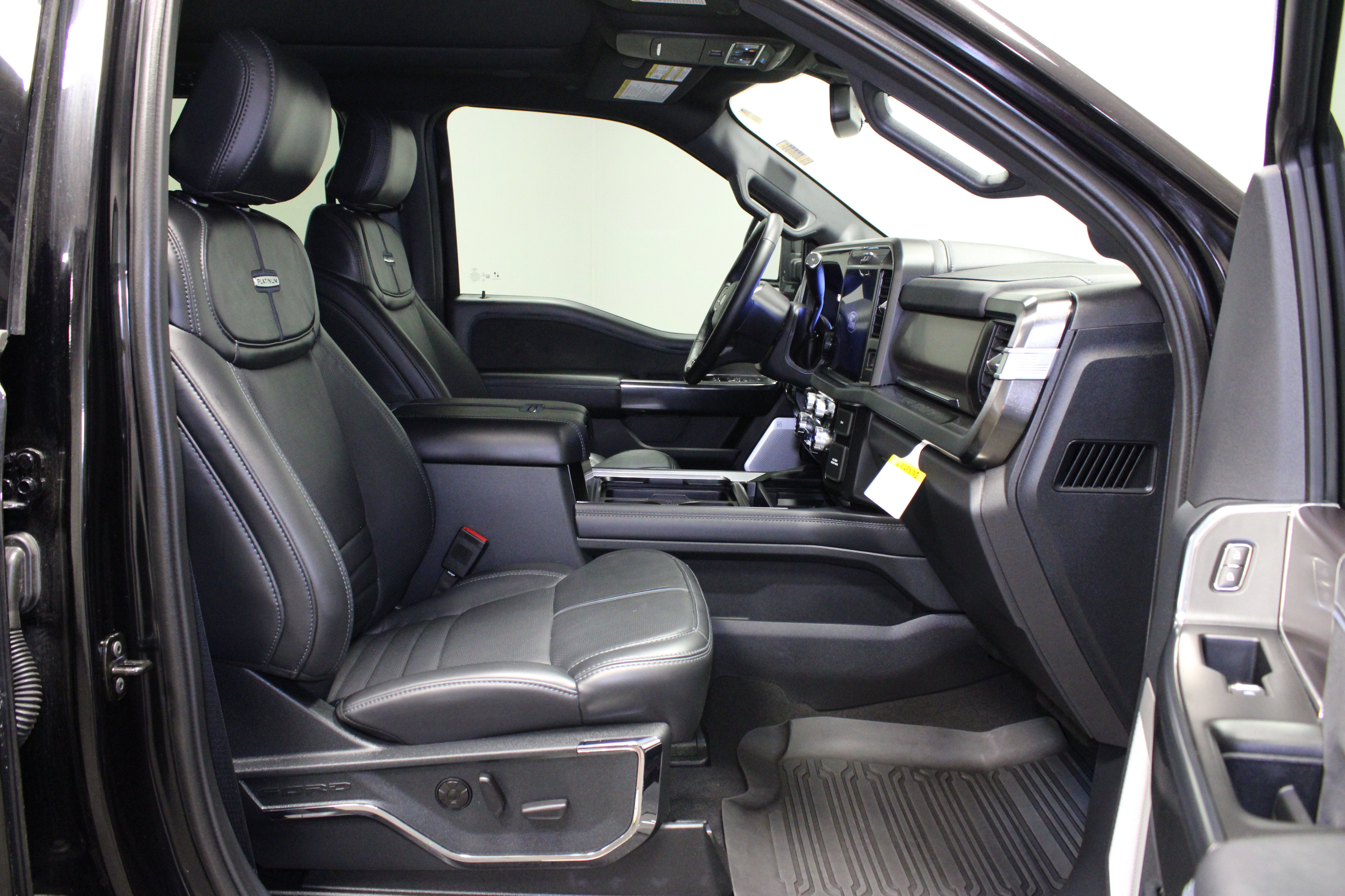 Used 2026 Ford F250 Platinum AWD/4WD image 17
