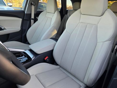 Used 2025 Audi Q5 Premium Plus w/ Premium Plus AWD/4WD image 19