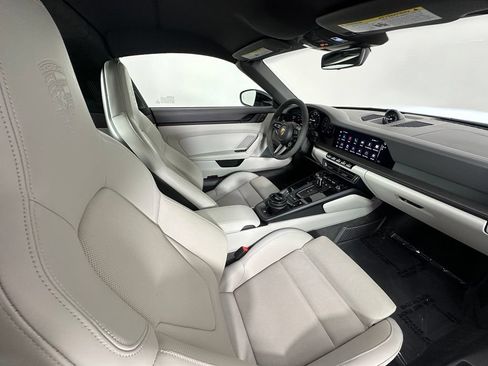 Certified 2024 Porsche 911 Targa 4S AWD/4WD image 43