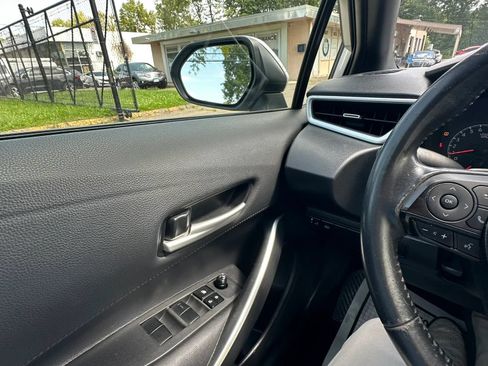 Used 2020 Toyota Corolla SE FWD image 13