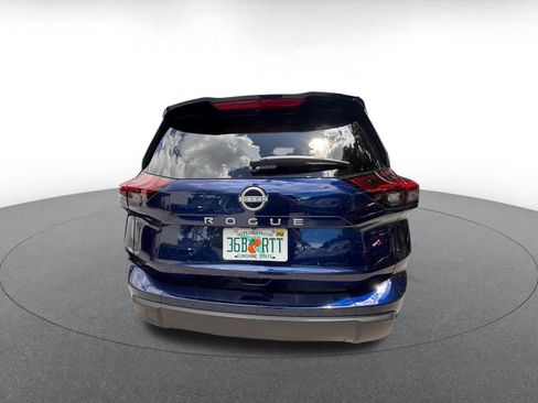 Used 2026 Nissan Rogue SV FWD image 7
