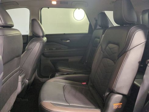 Used 2024 Nissan Pathfinder Platinum AWD/4WD image 17