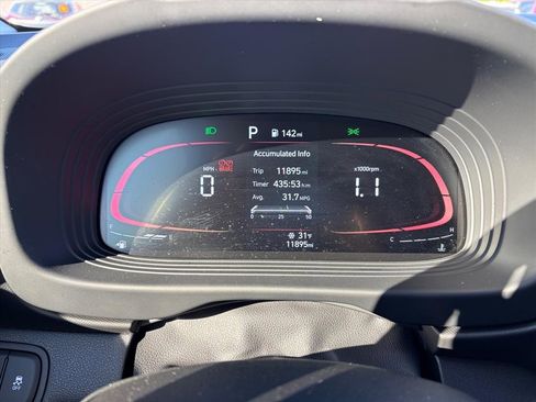 Used 2025 Hyundai Venue SEL image 7