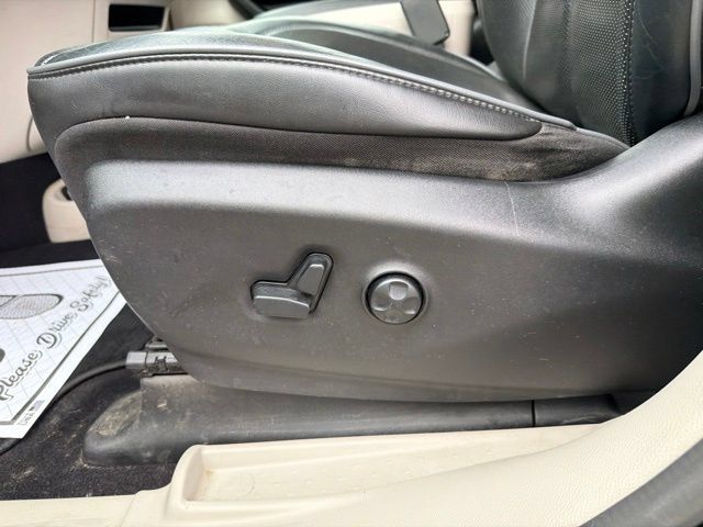 Used 2019 Chrysler Pacifica Limited FWD image 14
