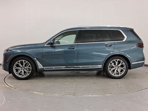 Used 2025 BMW X7 xDrive40i w/ Premium Package image 2
