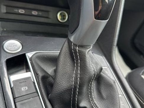 Used 2022 Volkswagen Tiguan SEL R-Line image 22