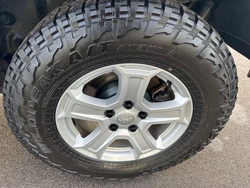 Used 2021 Jeep Wrangler Unlimited Sport image 32