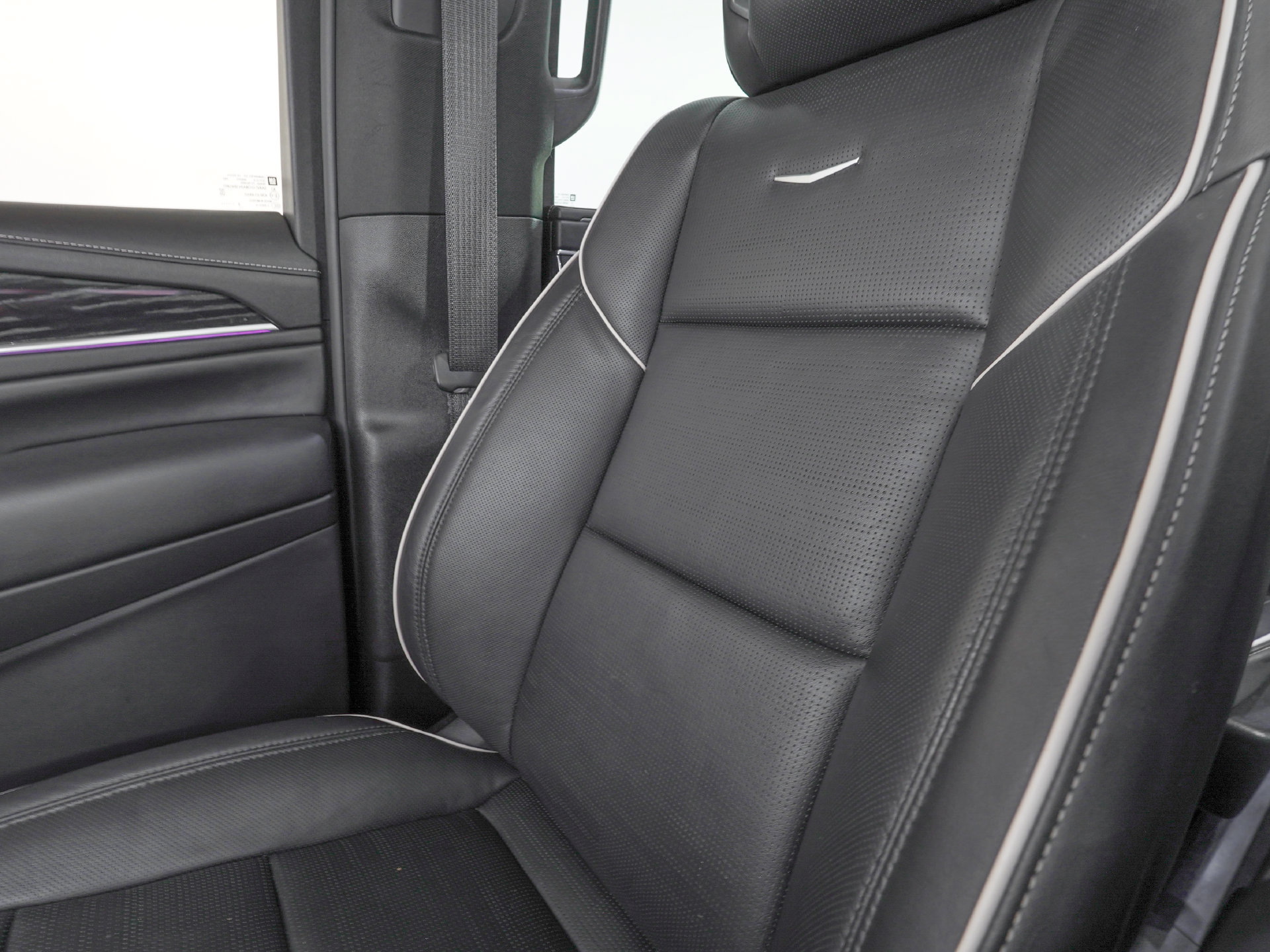 Used 2023 Cadillac Escalade Sport w/ LPO, ONYX Package AWD/4WD image 29