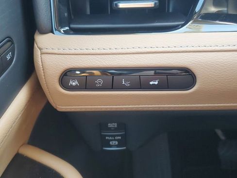 Used 2025 INFINITI QX80 Sensory image 32