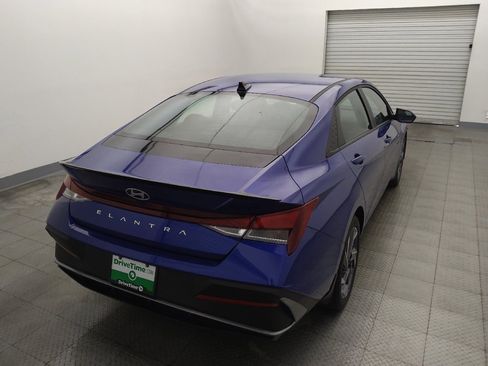 Used 2025 Hyundai Elantra Sport FWD image 7