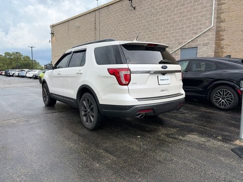 Used 2018 Ford Explorer XLT w/ Equipment Group 202A AWD/4WD image 6
