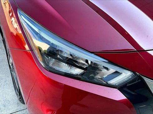 Used 2022 Nissan Versa SR w/ Trunk Package image 26