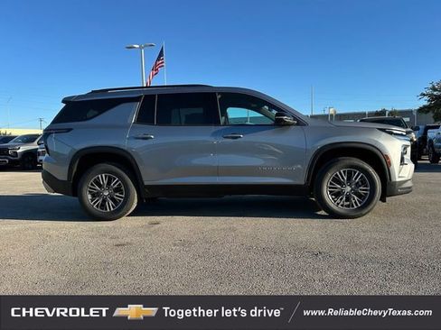 New 2026 Chevrolet Traverse LT FWD image 3