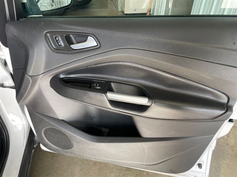 Used 2017 Ford Escape SE w/ SE Leather Comfort Package FWD image 22