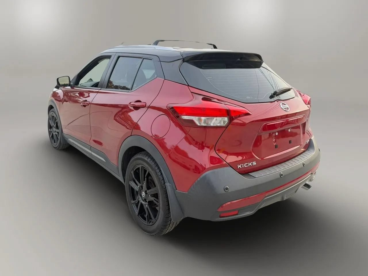Used 2020 Nissan Kicks SR w/ SR Premium Package FWD image 7
