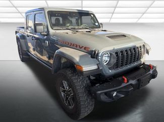 Used 2025 Jeep Gladiator Mojave AWD/4WD video 1
