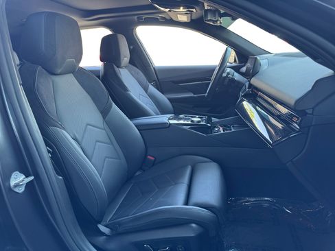 Used 2024 BMW 530i w/ M Sport Package RWD image 15