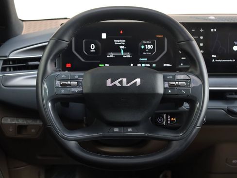 Used 2024 Kia EV9 GT-Line AWD/4WD image 34
