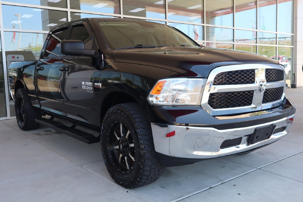 Used 2021 RAM 1500 Classic SLT AWD/4WD image 1