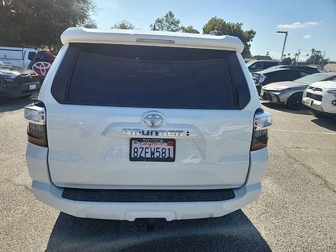 Used 2022 Toyota 4Runner SR5 Premium w/ Moonroof Package AWD/4WD image 4