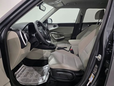 Used 2021 Kia Soul LX image 16