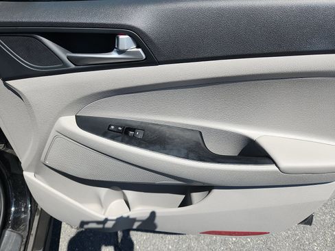 Used 2019 Hyundai Tucson SE AWD/4WD image 34
