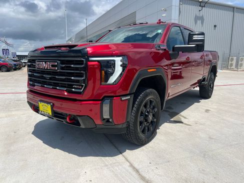 Used 2024 GMC Sierra 2500 AT4 w/ AT4 Premium Plus Package AWD/4WD image 3