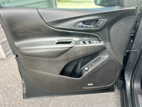 Used 2018 Chevrolet Equinox Premier image 15
