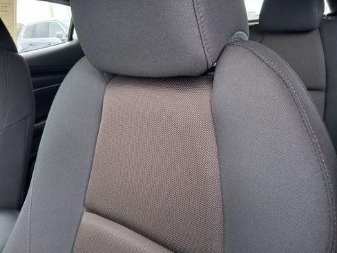 Used 2025 MAZDA MAZDA3 s FWD image 17