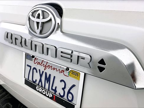 Used 2014 Toyota 4Runner Limited image 9