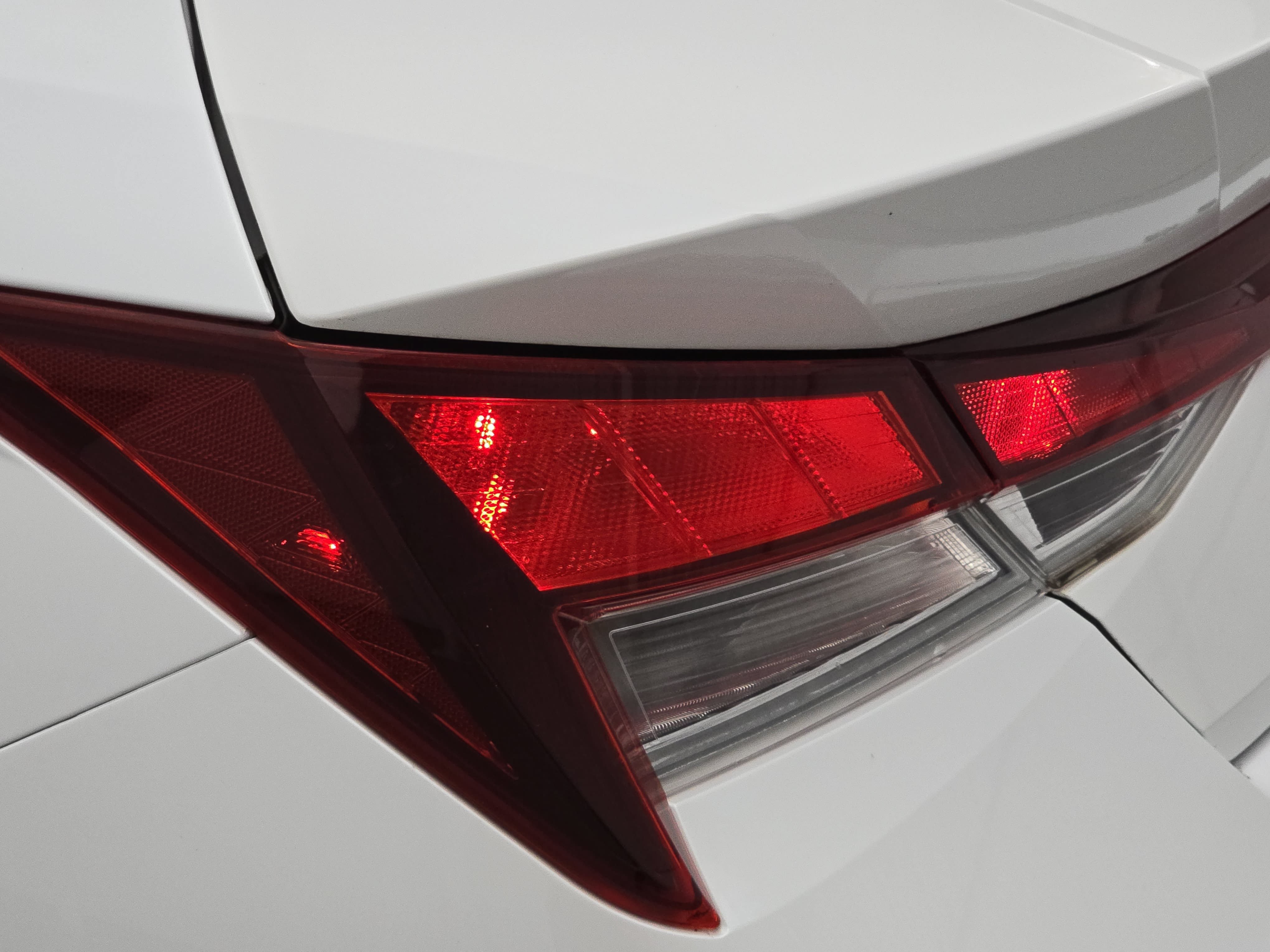 Used 2022 Hyundai Elantra SEL FWD image 32