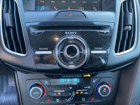 Used 2018 Ford Focus Titanium image 22