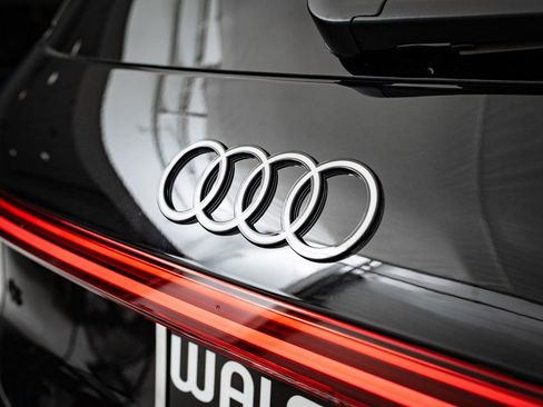 Used 2025 Audi Q5 Premium Plus w/ Premium Plus AWD/4WD image 17