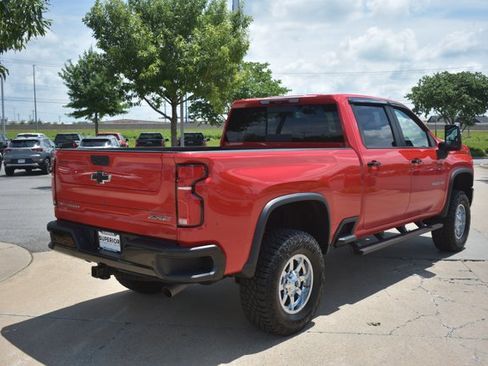 Used 2025 Chevrolet Silverado 2500 ZR2 w/ Technology Package AWD/4WD image 5