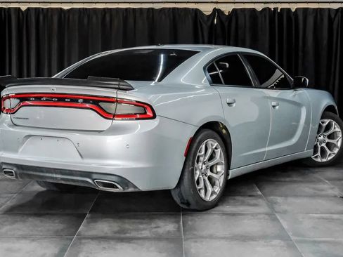 Used 2022 Dodge Charger SXT w/ Leather Interior Group RWD image 11