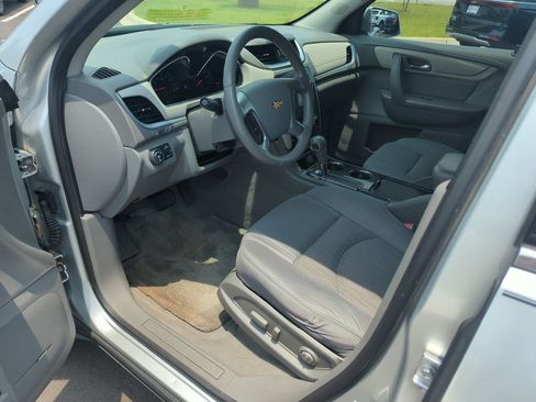 Used 2015 Chevrolet Traverse LT FWD image 11