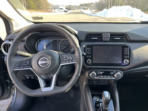 New 2025 Nissan Versa SR w/ Trunk Package image 19